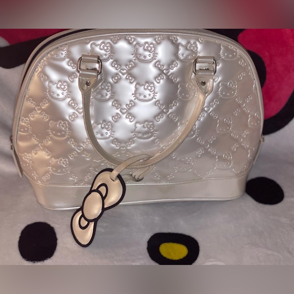 Hello Kitty purse